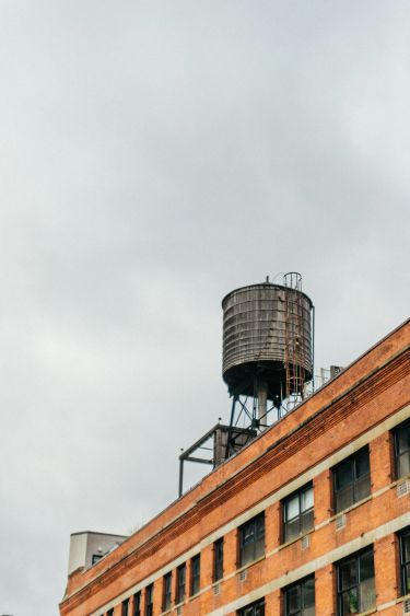 Citerne sur un toit de Manhattan.